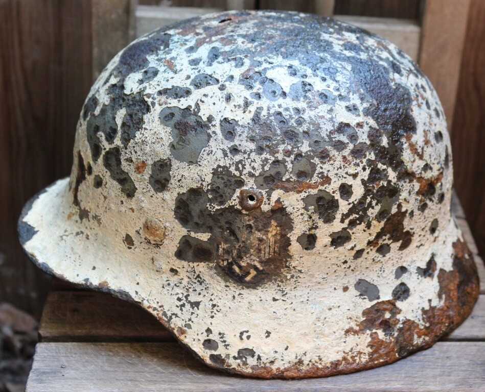 Winter camo Wehrmacht helmet M35 / from Kalinin