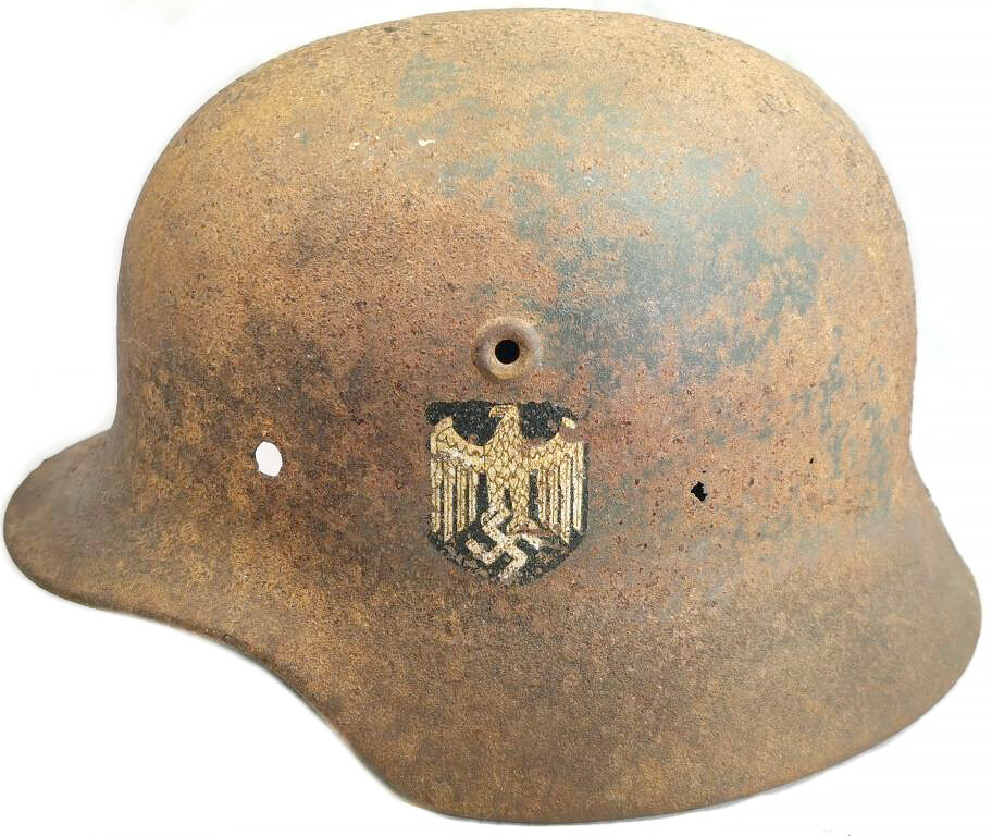 Wehrmacht helmet M40 / from Stalingrad