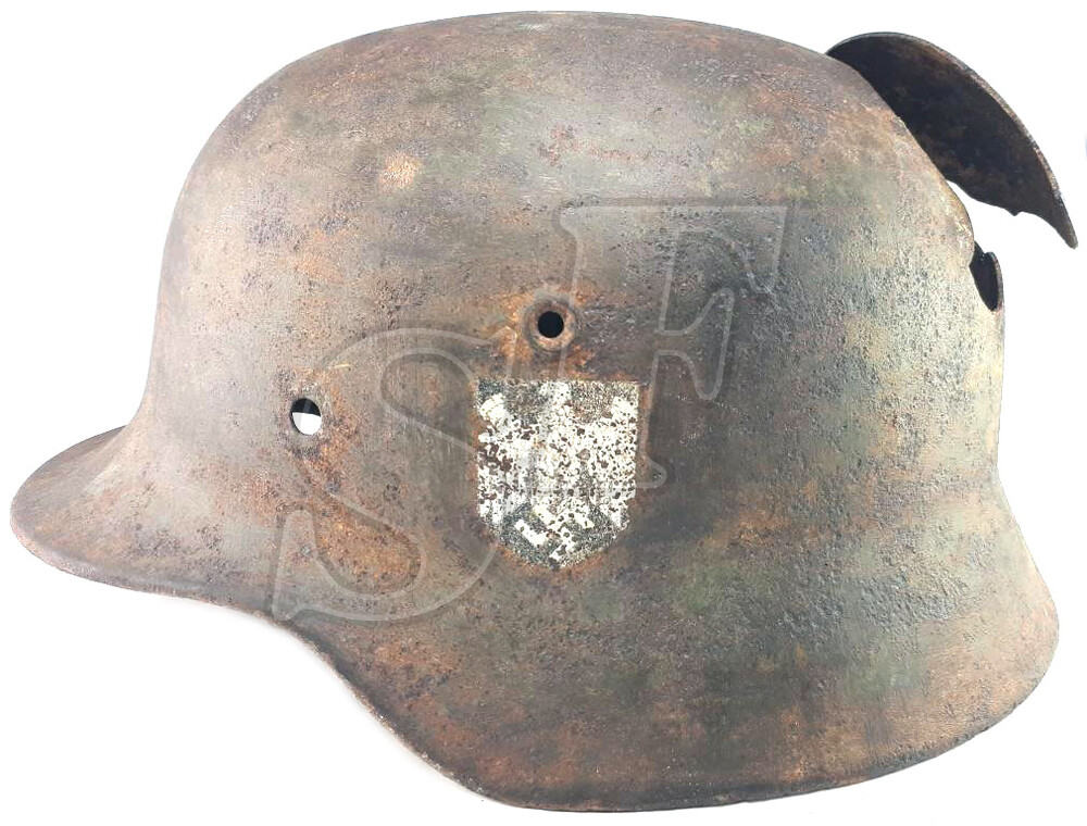 Wehrmacht helmet M40 / from Stalingrad