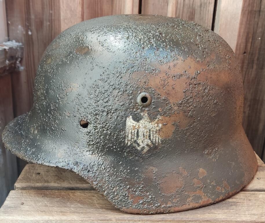 Wehrmacht helmet M35 / from Stalingrad