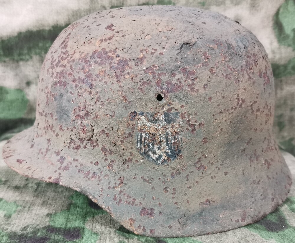 Wehrmacht helmet M40 / from Stalingrad