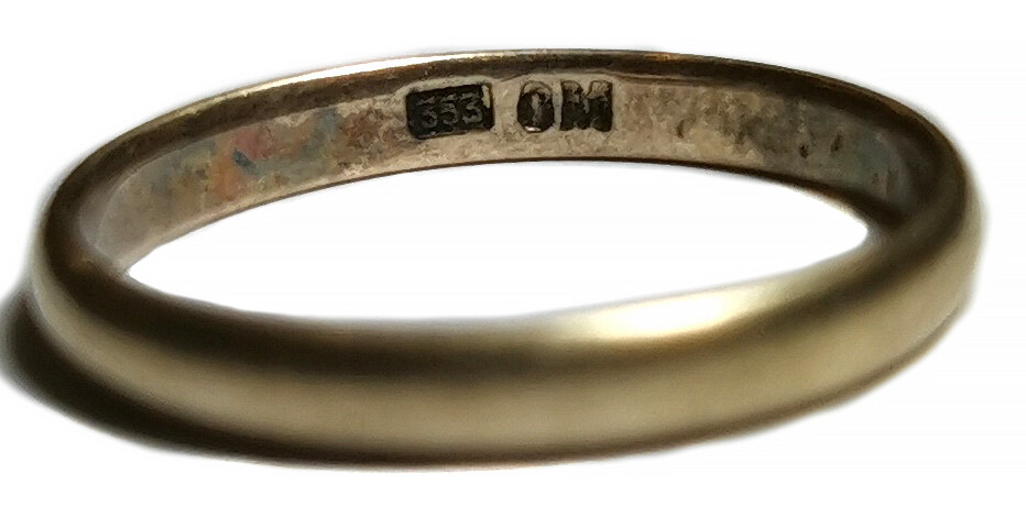 Gold wedding ring / from Stalingrad