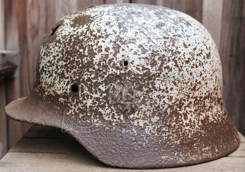 Winter camo Wehrmacht helmet M40 / from Novgorod