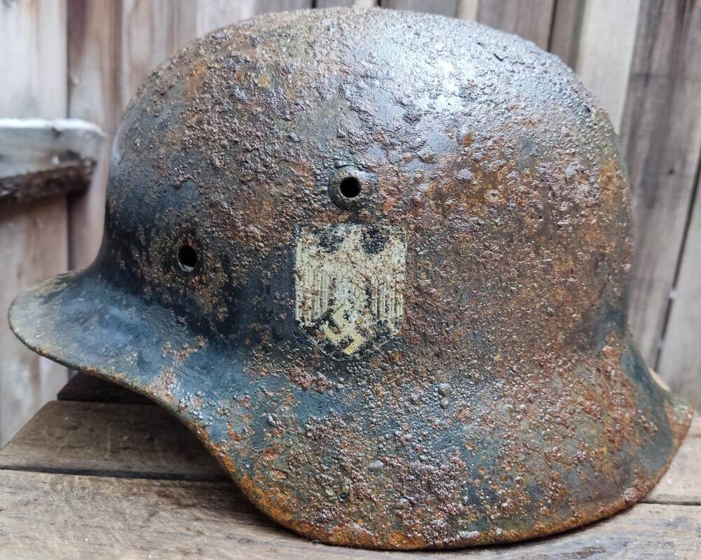 Wehrmacht helmet M35 / from Novgorod