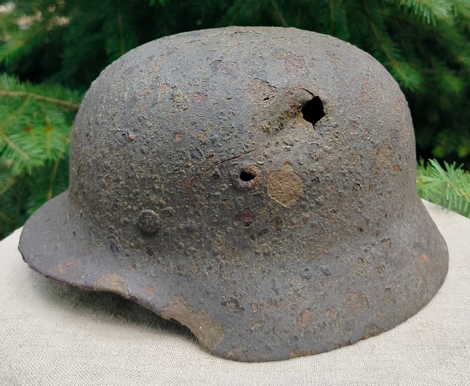 German helmet M40 / from Stalingrad
