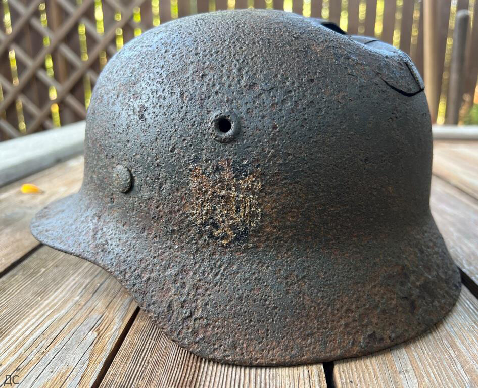 Wehrmacht helmet M40 / from Kursk