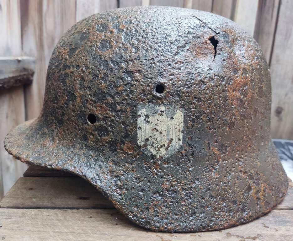 Wehrmacht helmet M40 / from Novgorod