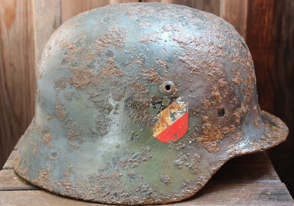 Wehrmacht helmet M35 DD / from Novgorod