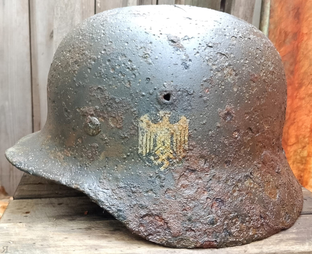 Wehrmacht helmet M35 / from Novgorod