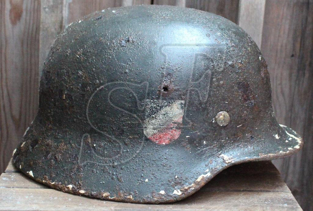German helmet M35 / from Kursk