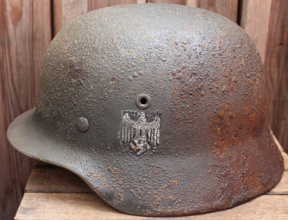 Wehrmacht helmet M40 / from Smolensk