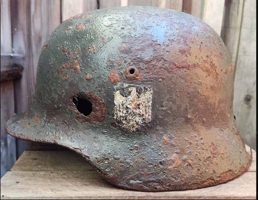 Wehrmacht helmet M35 / from Leningrad