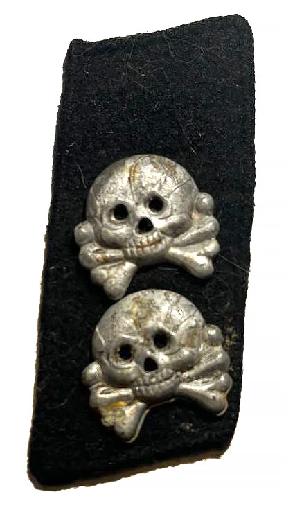 2 Panzer collar tab skulls + shoulder strap / from Stalingrad