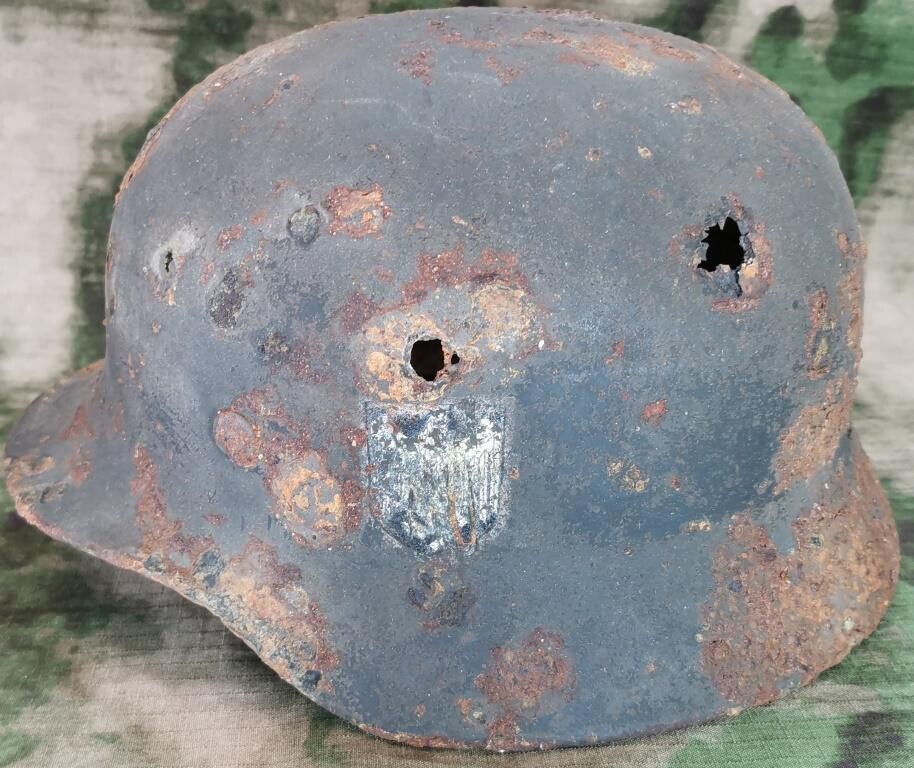 Wehrmacht helmet M40 / from Kursk