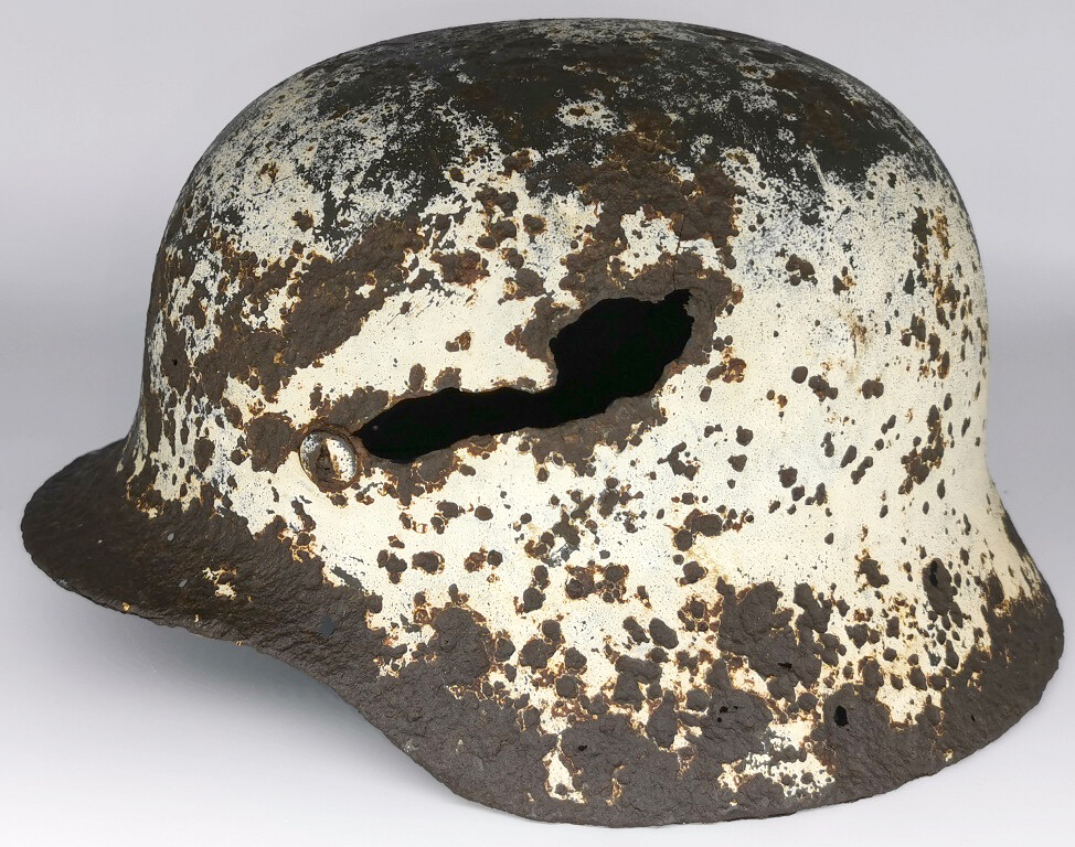 Winter camo German helmet M40 / from Stalingrad