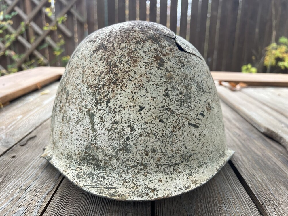 Soviet helmet SSh39 / from Leningrad