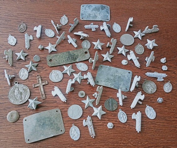 Italian insignia items / from Voronezh