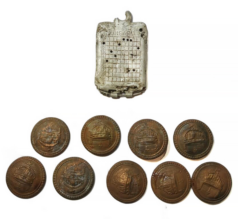Hungarian ID tag + buttons