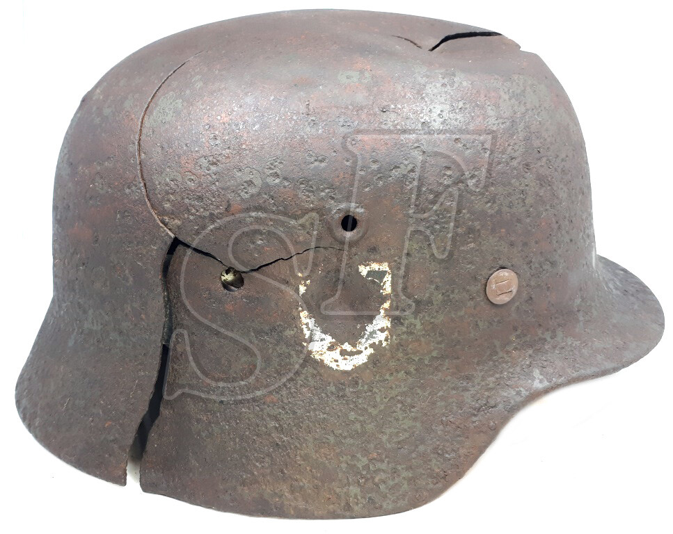 Waffen SS helmet M40 / from Kursk
