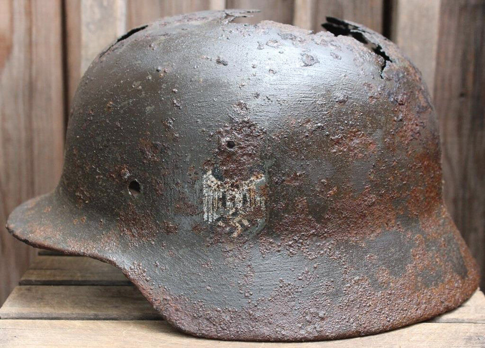 Wehrmacht helmet M35 / from Novgorod