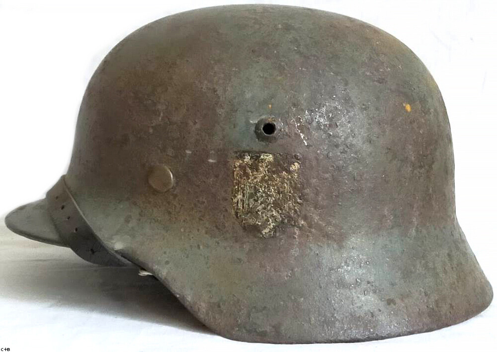 Wehrmacht helmet M35 DD / from Stalingrad