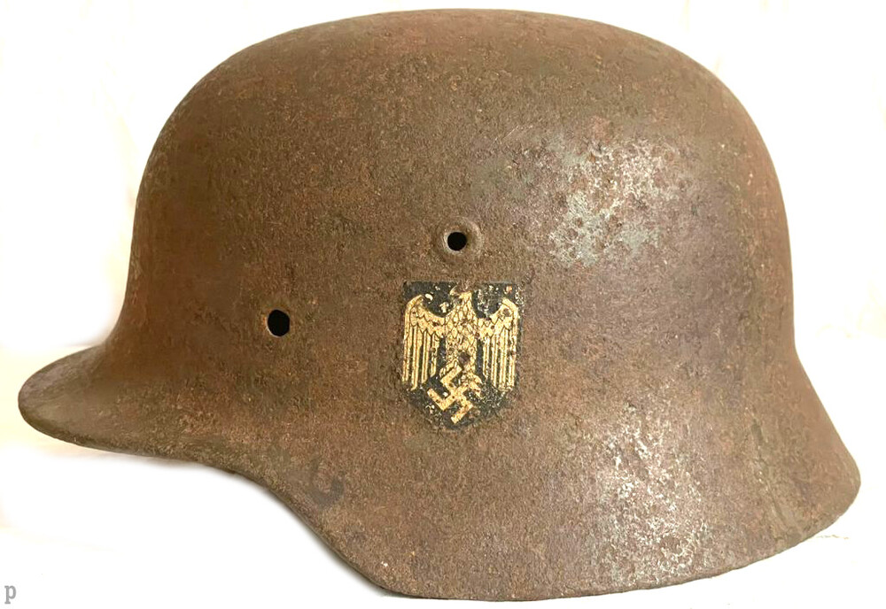 Wehrmacht helmet M40 / from Rzhev