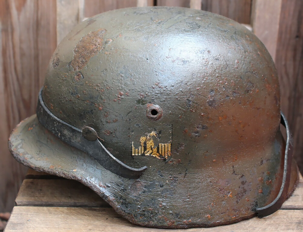 Wehrmacht helmet M35 DD / from Smolensk