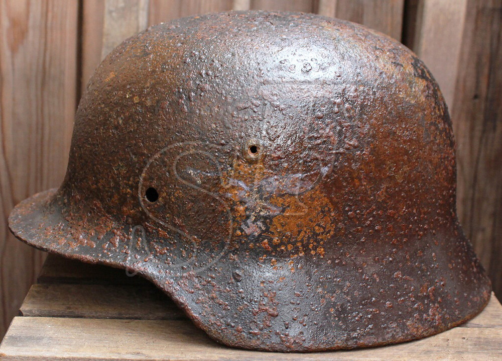 Luftwaffe helmet M35 / from Velikiye Luki