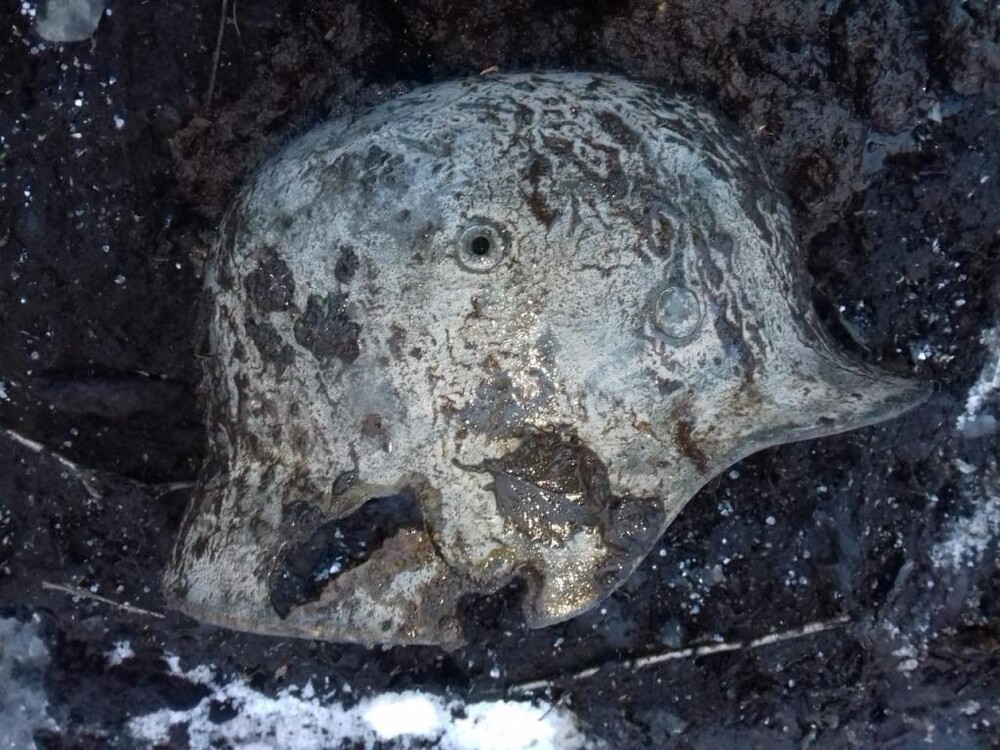 German helmet M35 / from Leningrad
