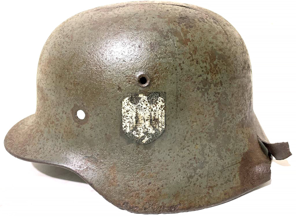 Wehrmacht helmet M40 / from Stalingrad