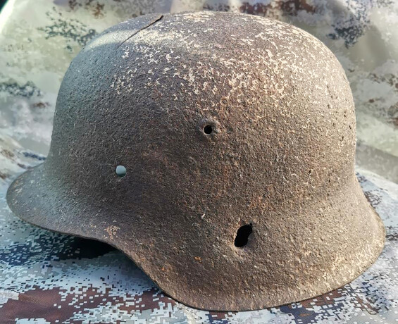 German helmet M42 / from Leningrad