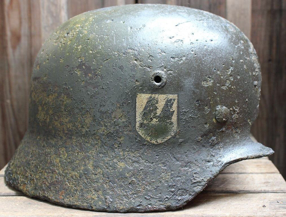 Waffen SS helmet M40 / from Novgorod