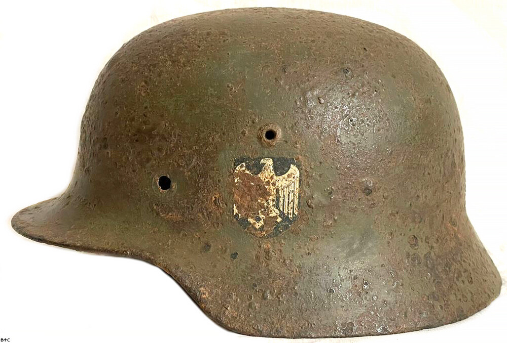 Wehrmacht helmet M35 DD / from Stalingrad