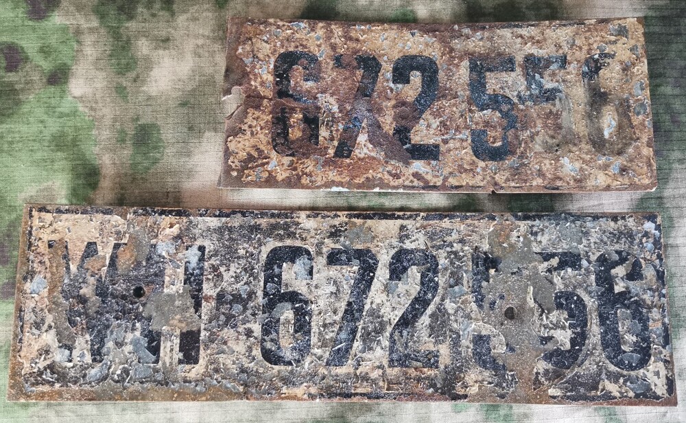 Vehicle registration plates / from Leningrad