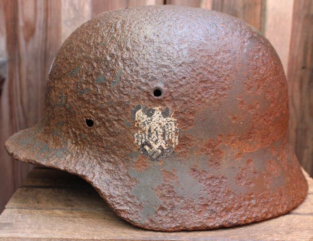 Wehrmacht helmet M40 / from Novgorod