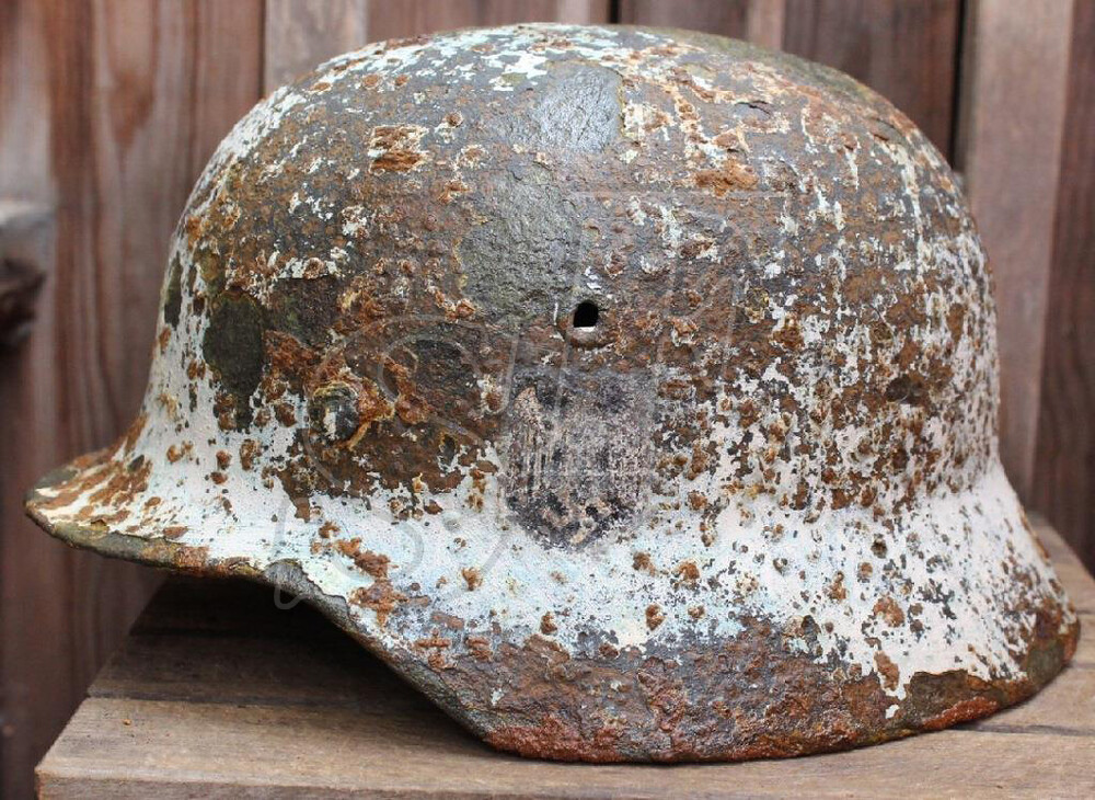 Wehrmacht winter camo helmet M40 / from Vyazma