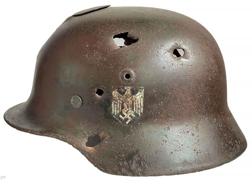 Wehrmacht helmet M40 / from Rzhev