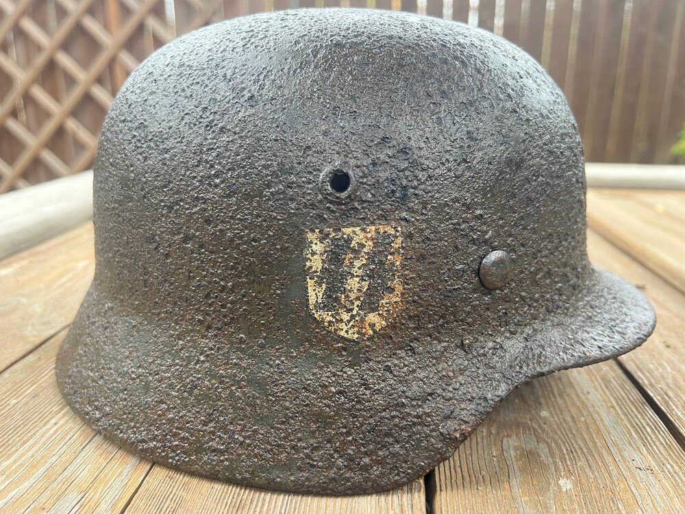 Waffen SS helmet M40 / from Karelia