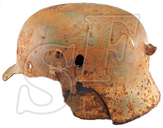 Wehrmacht helmet M35 / from Stalingrad