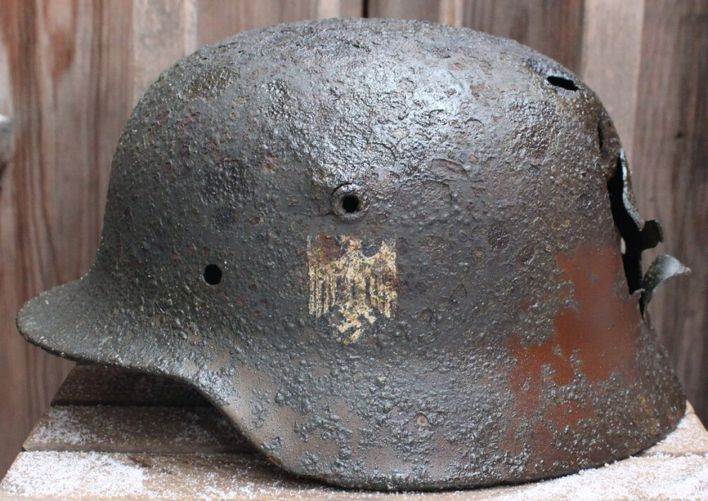Wehrmacht helmet M40 / from Novgorod