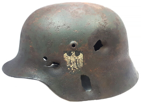 Wehrmacht helmet M40 / from Stalingrad