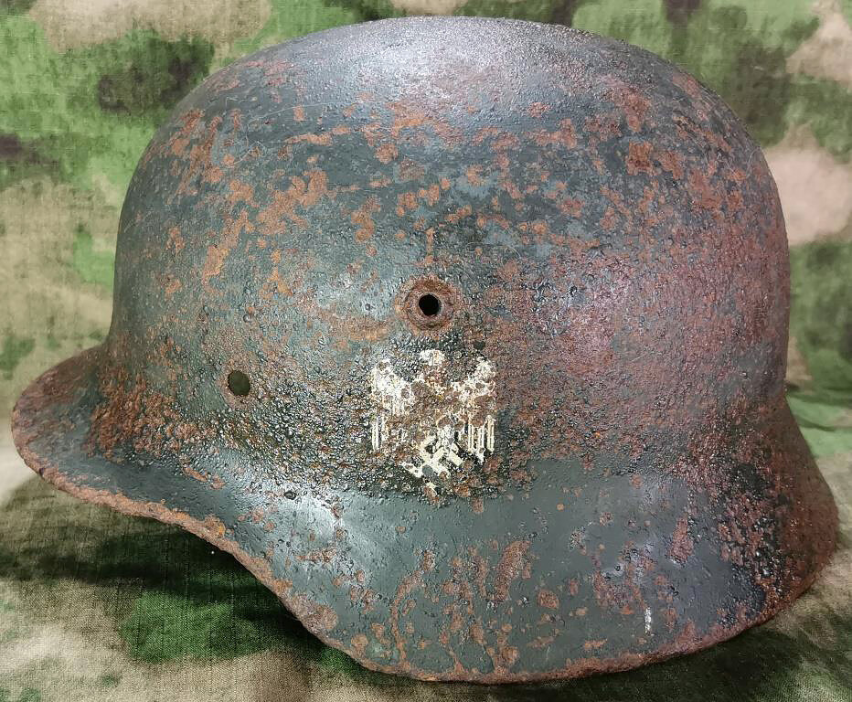 Wehrmacht helmet M35 DD / from Leningrad