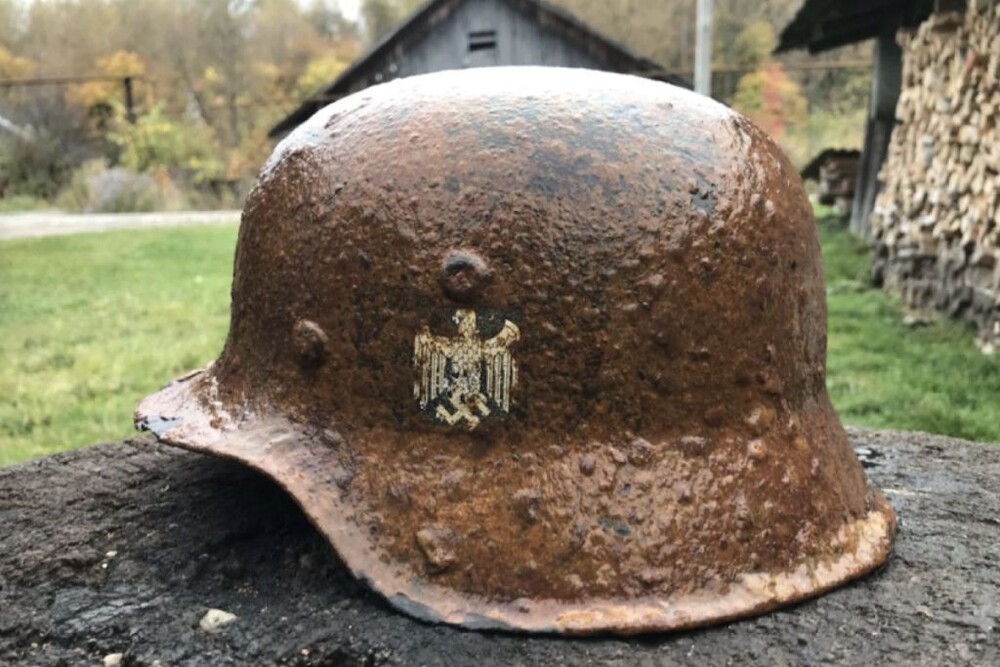 Wehrmacht helmet M42 / from Königsberg