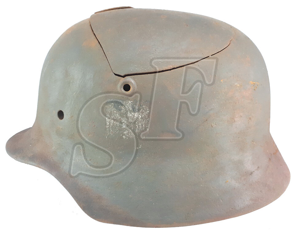 Wehrmacht helmet M40 / from Stalingrad
