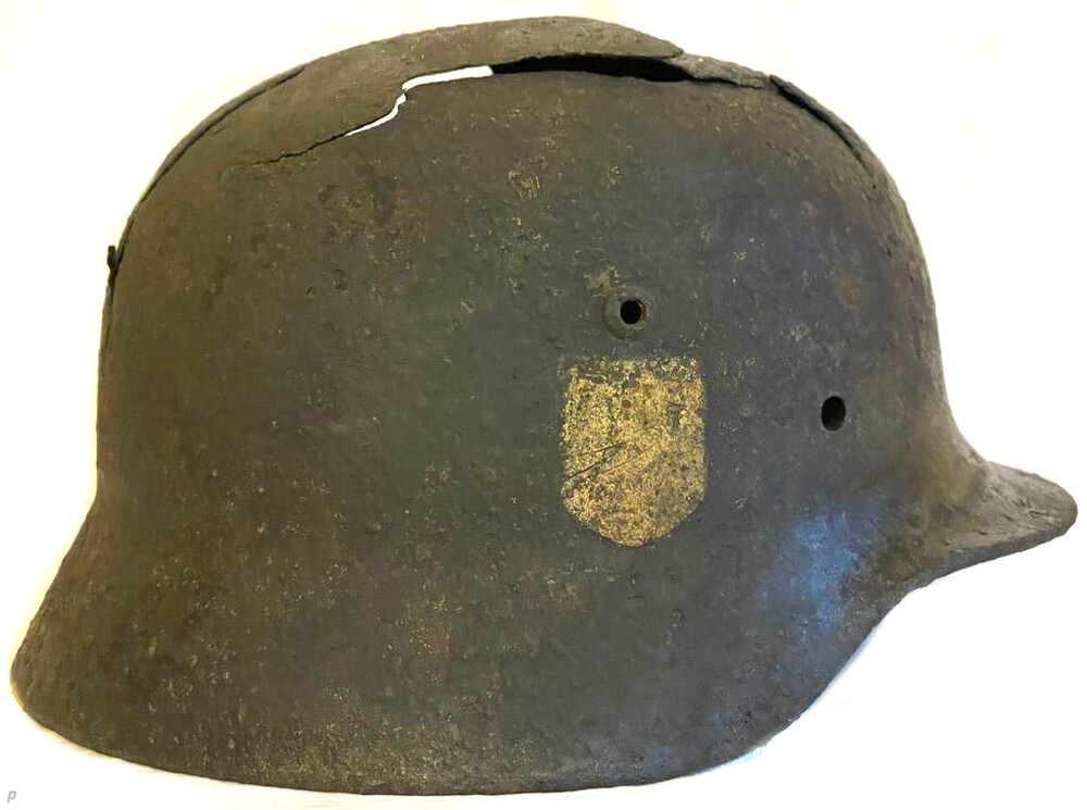 German helmet M35 / from Leningrad