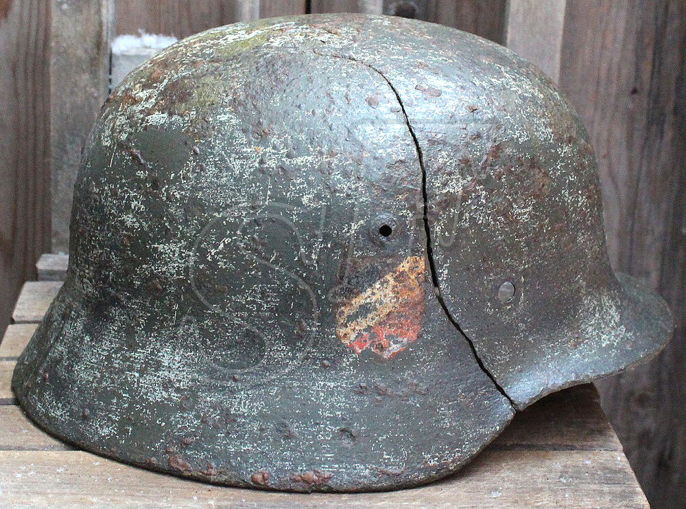 German helmet M35 / from Stalingrad