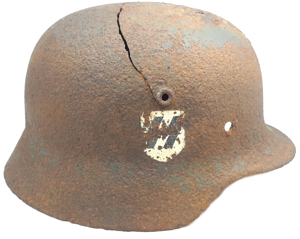 Waffen SS helmet M40 / from Novgorod