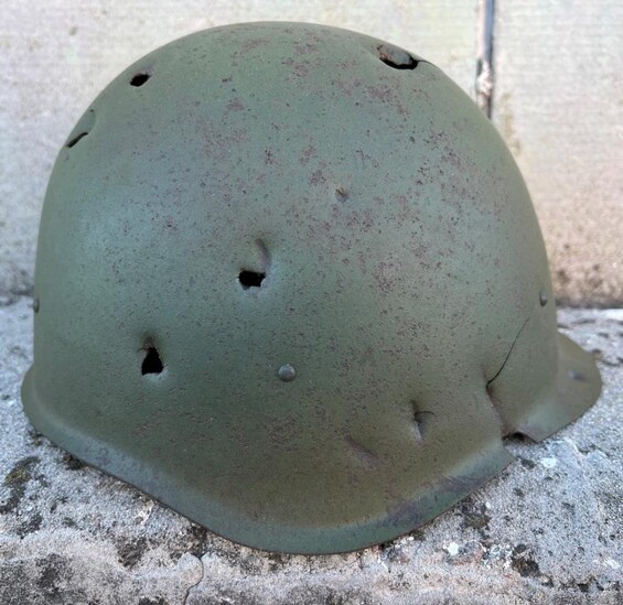 Soviet helmet SSh40 / from Karelia