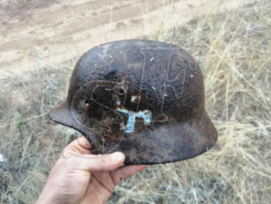 German helmet M40 / from Stalingrad