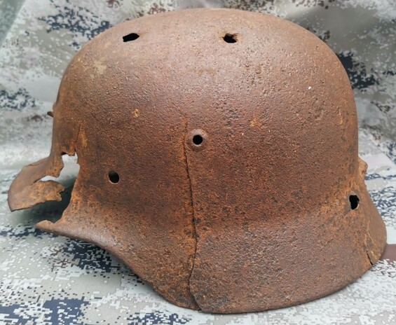 German helmet M35 / from Stalingrad